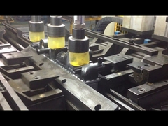 machine à sertir automatique